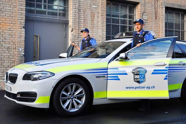 Anders als in Deutschland knnen in de...rekt bei der Streife beglichen werden.  | Foto: Kantonspolizei Aargau