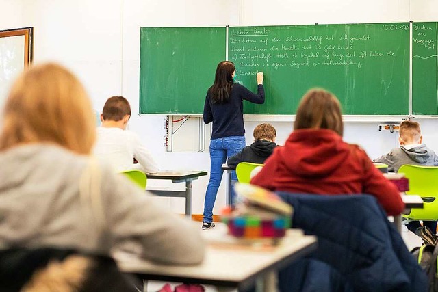 Lehrerinnen und Lehrer  mssen wieder ... LEB-Vorsitzende Michael Mittelstaedt.  | Foto: Philipp von Ditfurth (dpa)