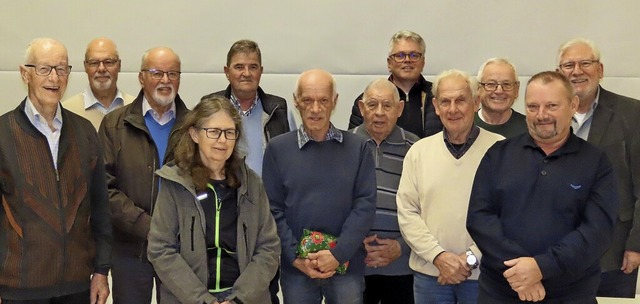 Eine groe Anzahl ehrenamtlicher Helfe... Ortsvorsteher Fred Thelen (von links)  | Foto: Gerd Leutenecker