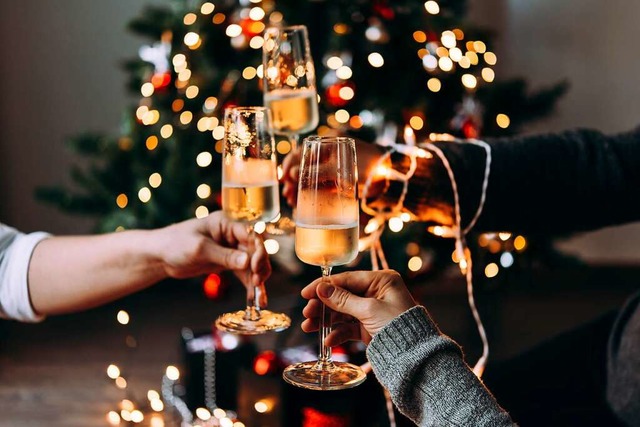 An Weihnachten und Silvester trinken v...s ein oder andere Glas Wein oder Sekt.  | Foto: Gregory Lee