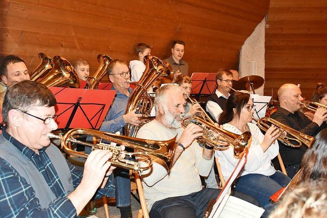 Der  Musikverein Trachtenkapelle Schlu...n der St. Nikolaus-Kirche eingeladen.   | Foto: Thomas Biniossek