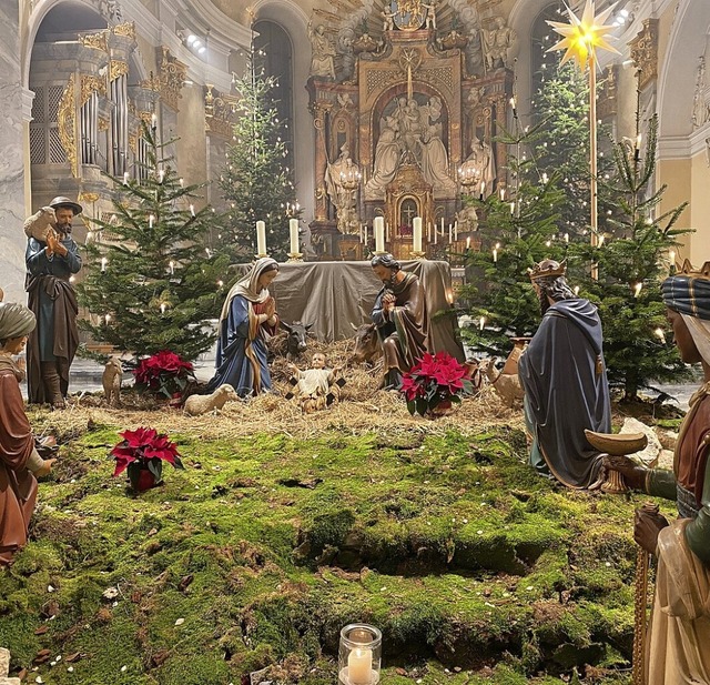 Fast lebensgro sind die Krippenfiguren in der katholischen Kirche in Wehr.  | Foto: Hansjrg Bader