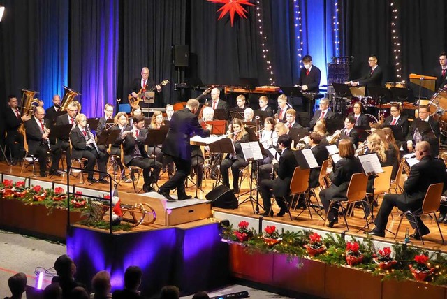 Die Stadtmusik beim Stephanskonzert in...00 Zuhrer genossen die Darbietungen.   | Foto: Sylvia Jahn