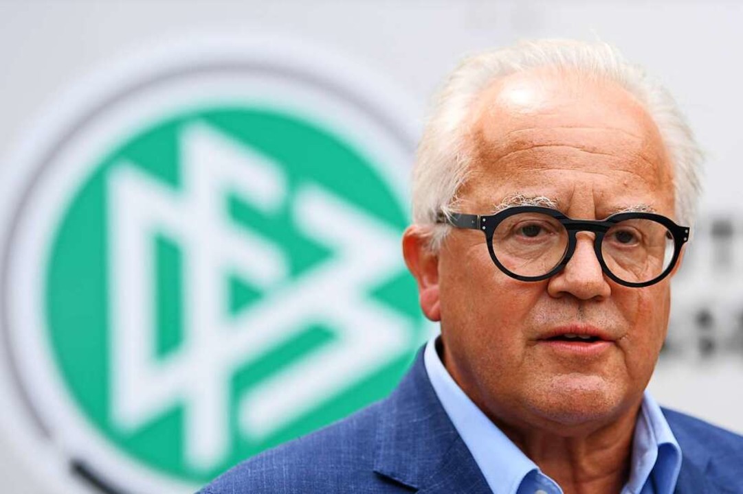 Seine Zeit als DFB-Chef ist inzwischen... hat Fritz Keller  natürlich trotzdem.  | Foto: Arne Dedert (dpa)
