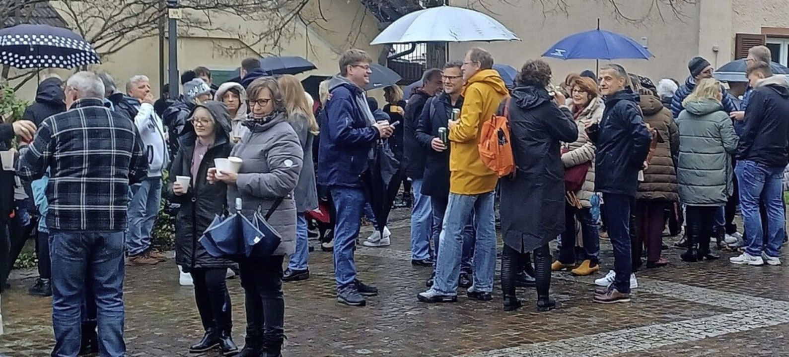 Turmbläser bleiben schöne Tradition trotz des Regens Weil am Rhein