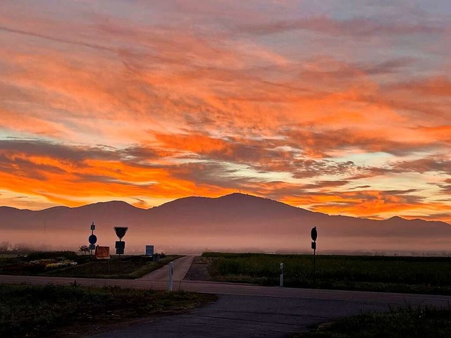 Feuerhimmel ber dem Hochblauen.  | Foto: Michaela Mnch