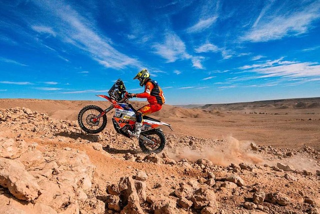 Hochkonzentriert mit Speed und Balance...wieder bei der Rallye Dakar unterwegs.  | Foto: Cristiano Barni