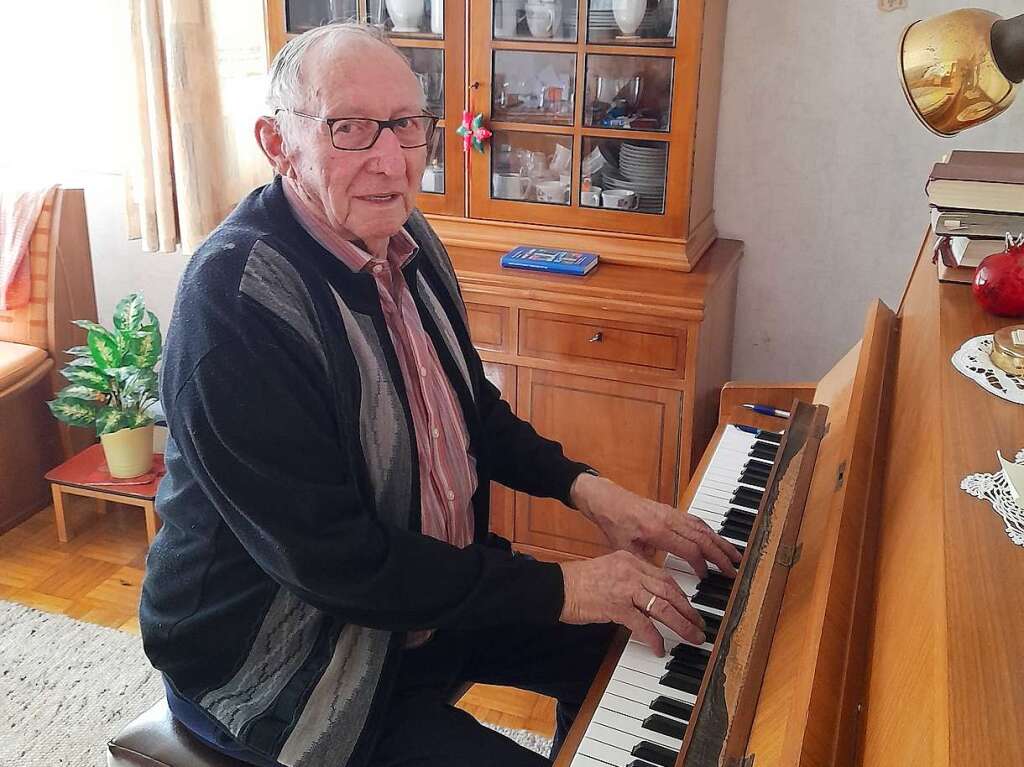 <BZ-Keyword>Walter Erb</BZ-Keyword> aus Krzell (86) hat 65 Jahren seinen Dienst als Organist beendet. Der Landwirt. Erb spielte in der evangelischen Kirche Krzell, in der Simultankirche Schutterzell und in  mehr als 20 weiteren Kirchen im Umkreis.