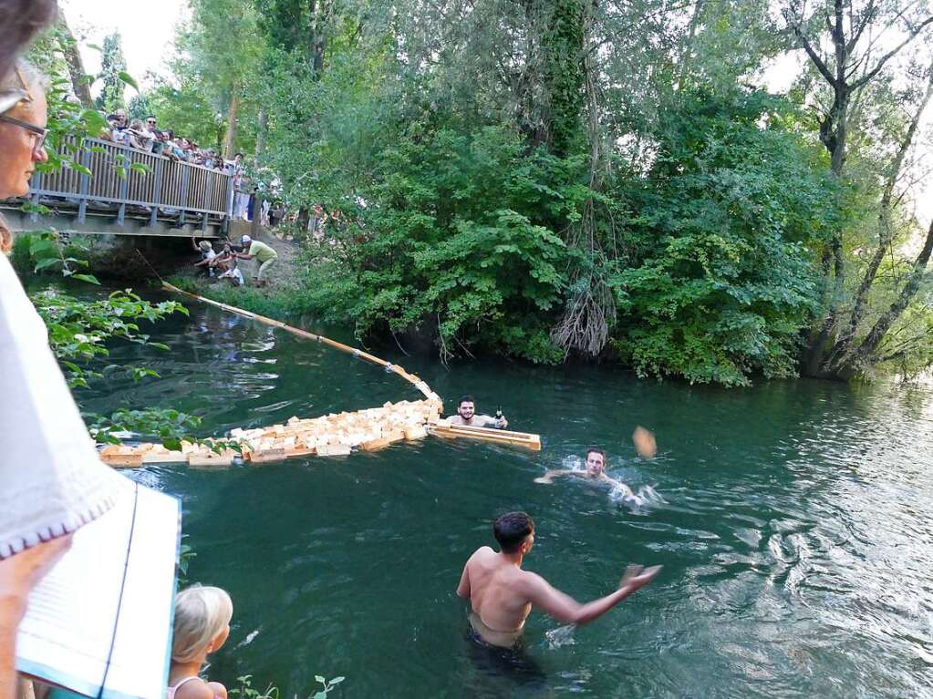 Im Juli findet das Bachpromenadenfest in Meienheim zum ersten Mal mit einem Holzkltzchenrennen statt. Kamen super an, die „Kletzle“. 