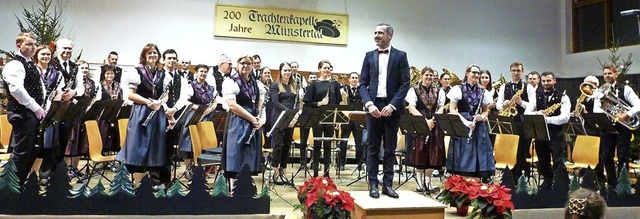 Die Trachtenkapelle Mnstertal mit ihr...t mit einem anspruchsvollen Programm.   | Foto: Eberhard Gross