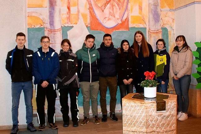 Jugendliche gestalten in Rickenbach das Friedensgebet