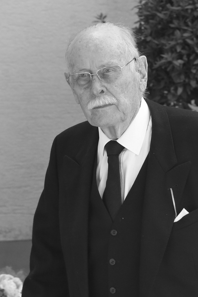 Max Markgraf von Baden  ist am Donners... 89 Jahren in Schloss Salem gestorben.  | Foto: Karl-Josef Hildenbrand (dpa)
