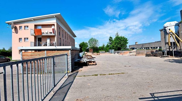 Platz fr ein weiteres Wohnhaus fr Fl...nterkunft am Ende der Eisenbahnstrae.  | Foto: Markus Zimmermann