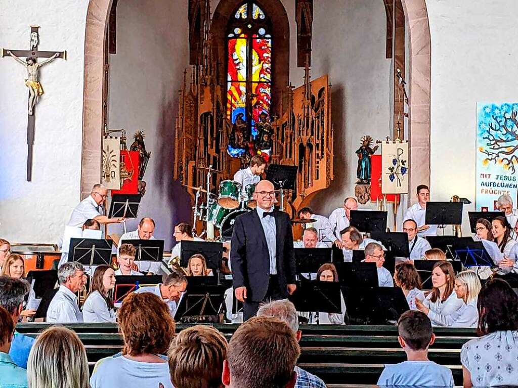 Mai: Benefizkonzert der Trachtenkapelle Musikverein Bleibach zugunsten der Ukraine in der St.-Georg-Kirche Bleibach.