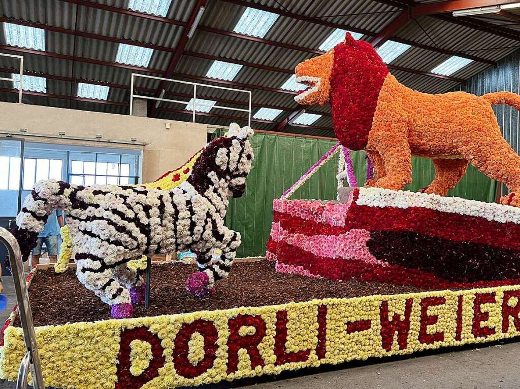 Im Oktober gibt es zum Mirabellenfest in Dorlisheim einen eigenen Wagen zur deutsch-franzsischen Freundschaft mit originellem Titel.