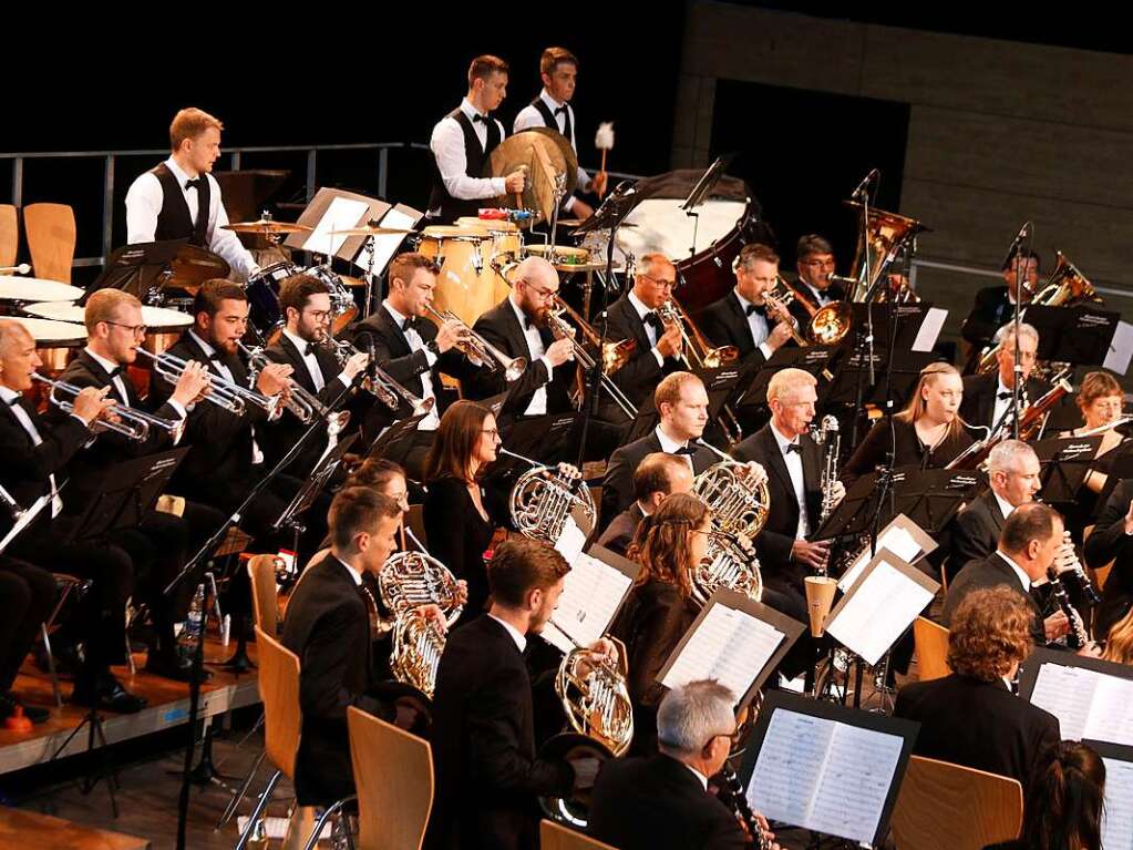 Begeisternd, auf hohem Niveau und mit gleich acht Debtanten prsentierte sich das Niederschopfheimer Orchester im Mai beim Jahreskonzert in der Hohberghalle.