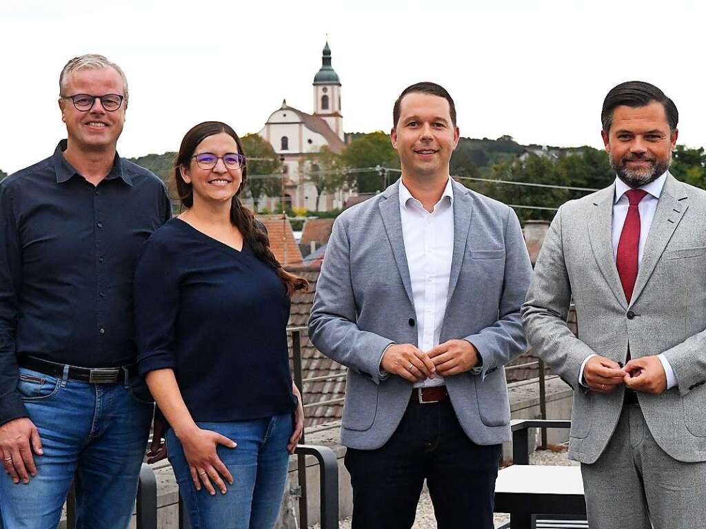 Marco Gutmann (zweiter von rechts) wird zum neuen Brgermeister von Schwanau gewhlt. Seine Posten im Hohberger Gemeinderat und als stellvertretender Brgermeister gibt er im September an Karen-Elisa Wrter und Gerd Bauert (links) ab.