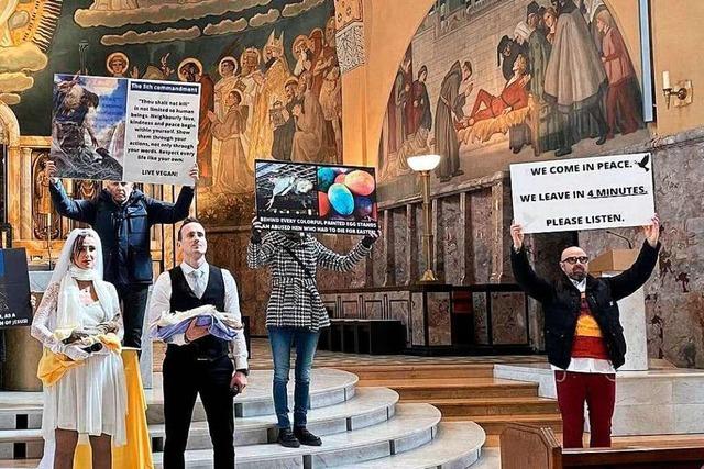Gericht in Laufenburg verurteilt Aktivisten nach Protestaktion in Zürcher Kirche
