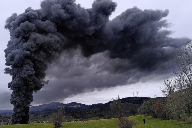 Großbrand zerstört Firma Tschamber in Wehr