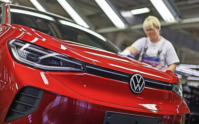 Die EU-Kommission befrchtet durch das...eile fr europische Autobauer wie VW.  | Foto: Jan Woitas (dpa)