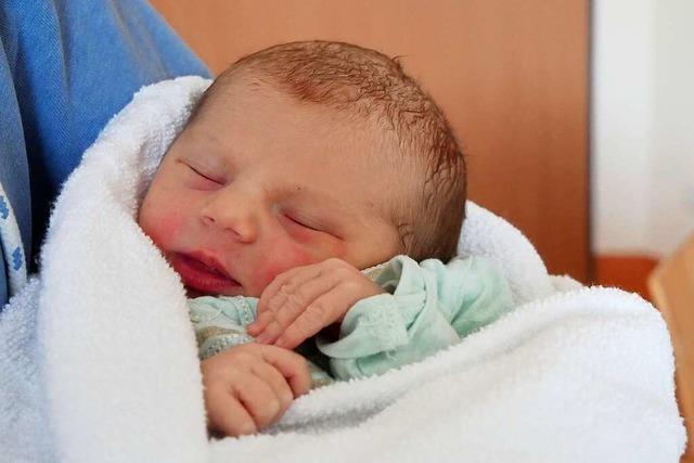 In der Helios-Klinik in Neustadt ist das erste Kind des Jahres geboren
