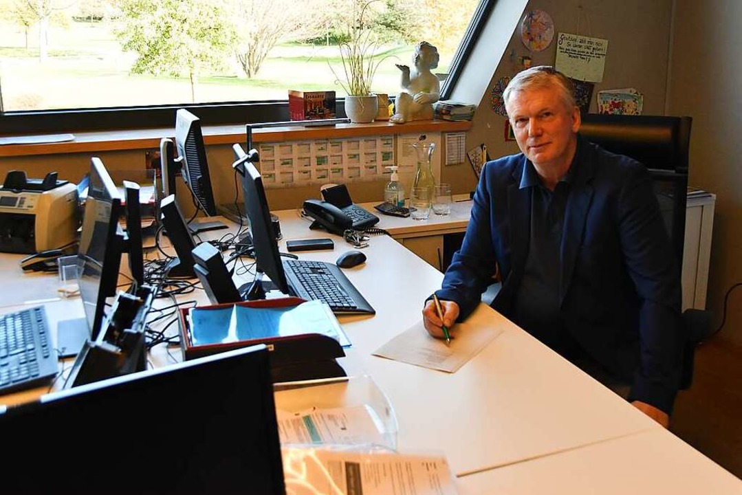 20 Jahre leitete Thomas Hrnisch die G...im Denzlinger Kultur- und Brgerhaus.   | Foto: Sebastian Krger