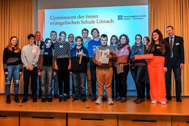 Eine Delegation aus Lrrach bei der Preisverleihung im Stephansstift in Hannover  | Foto: Freie Evangelische Schule Lrrach