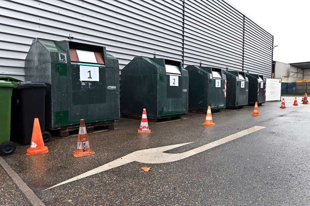 In eigens dafr vorgesehenen Containern kann der Mll abends deponiert werden.  | Foto: Thomas Kunz