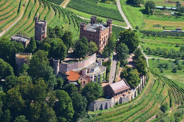 Wahrzeichens und Namenspatron: der Sch...chloss Ortenberg steht fr die Ortenau  | Foto: Ralf Burgmaier