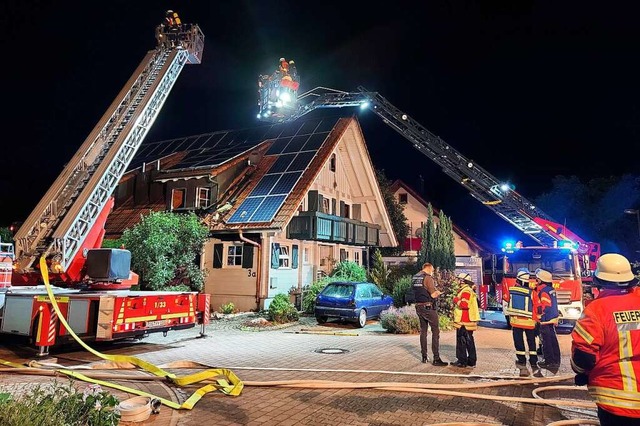 Fr die Feuerwehr war der Brand am 25. Juni 2020 ein Groeinsatz.  | Foto: Feuerwehr Oberkirch