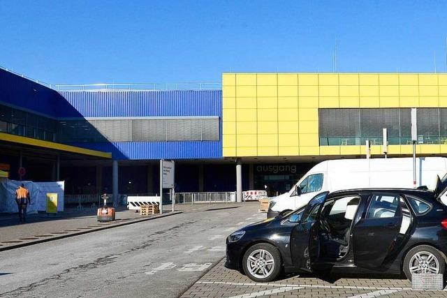 67-Jährige schwebt nach scheinbarem Bagatell-Unfall auf dem Ikea-Parkplatz in Lebensgefahr