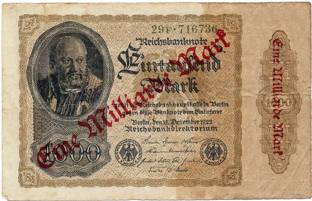 Die Inflation entwertete 1923 das Geld...a: ein berdruckter 1000-Mark-Schein.  | Foto: imago stock&people