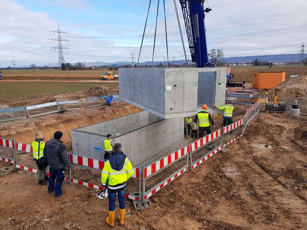 Februar: Der neue Tiefbrunnen des Wasserversorgungsverbands Sdliche Ortenau nimmt Gestalt an.