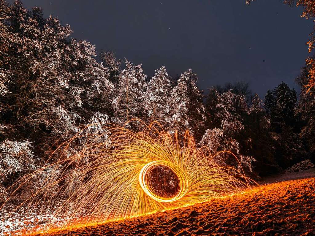 Frher brannten zur Wintersonnwende Sonnenfeuer und feurige Rder wurden zu Tal gerollt, schreibt Paul Trenkle zu diesem Foto.