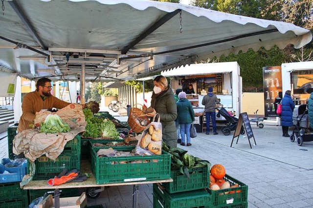 Der Wochenmarkt in Rust begann im Mrz.  | Foto: Adelbert Mutz