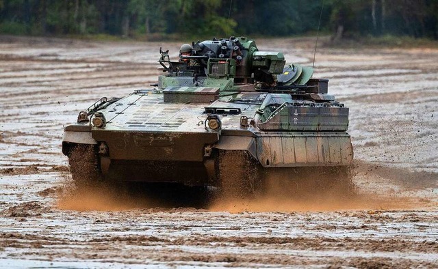 Ein  Schtzenpanzer der Bundeswehr vom...Modelle dieses Panzers in die Ukraine.  | Foto: Philipp Schulze (dpa)