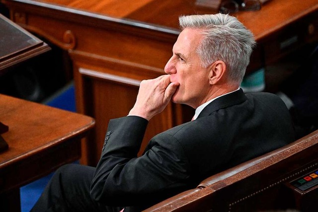 Kevin McCarthy drfte an seiner eigene...erzweifeln &#8211; kmpft aber weiter.  | Foto: MANDEL NGAN (AFP)