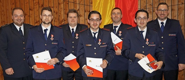 Bei der  Feuerwehr Laufenburg wurden v... Ehrennadel ausgezeichnet (von links).  | Foto: Reinhard Herbrig