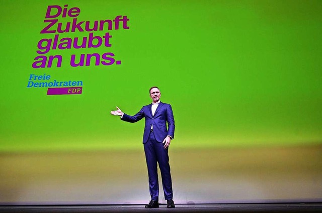 Christian Lindner mit optimistischem Motto in Stuttgarts Oper  | Foto: Bernd Weibrod (dpa)