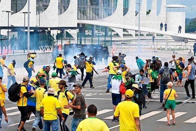 Bolsonaro-Anhänger in Brasilien stürmen Kongressgelände