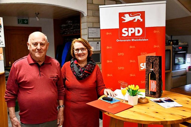 Karin Paulsen-Zenke ehrte  Gerhard Weber  | Foto: Heinz und Monika Vollmar