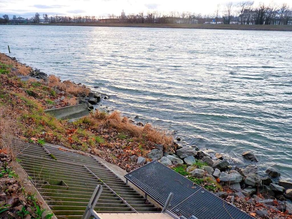 Auf Hhe von Klsles Gastronomie in Br...berlauf, darunter verluft der Kanal.  | Foto: Dirk Sattelberger