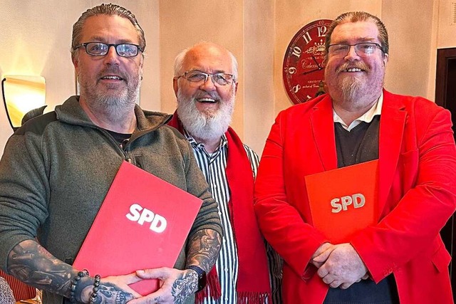 Andreas Mikat (links) und Berthold Blu...t der Partei-Ehrennadel ausgezeichnet.  | Foto: Hans-Jrgen Hege