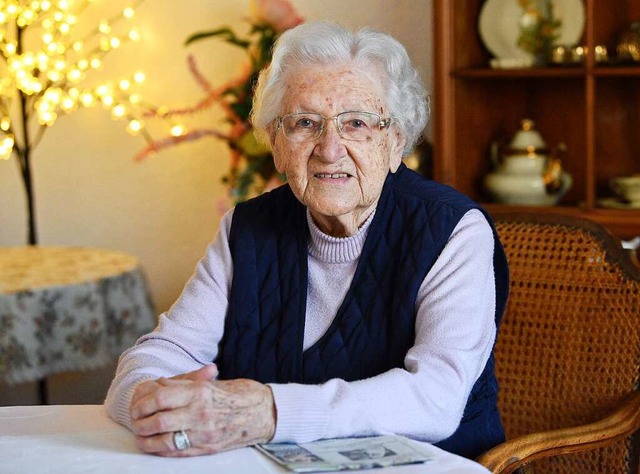 Ich jammere nicht&#8220;, sagt Margare...n, die am Dienstag 100 Jahre alt wird.  | Foto: Rita Eggstein