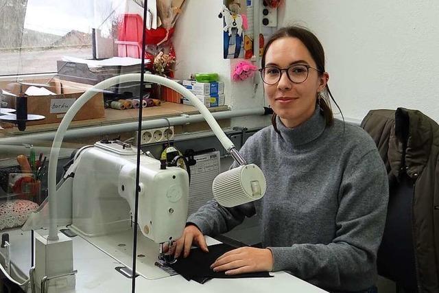 Die Textil- und Modeschneiderin Lilly Maria Ihringer ist landesbeste Auszubildende
