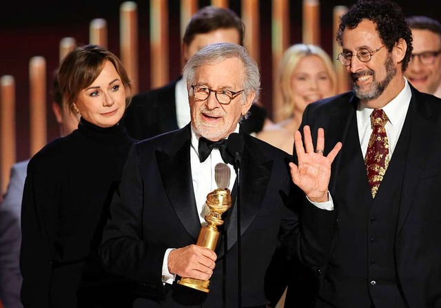 Steven Spielberg mit dem Golden Globe ... bester Film ausgezeichnet worden ist.  | Foto: Rich Polk (dpa)
