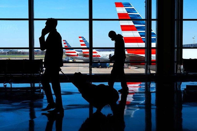 Dem Flugverkehr in den USA droht am Di...n Ronald-Reagan-Airport in Washington.  | Foto: Jacquelyn Martin (dpa)