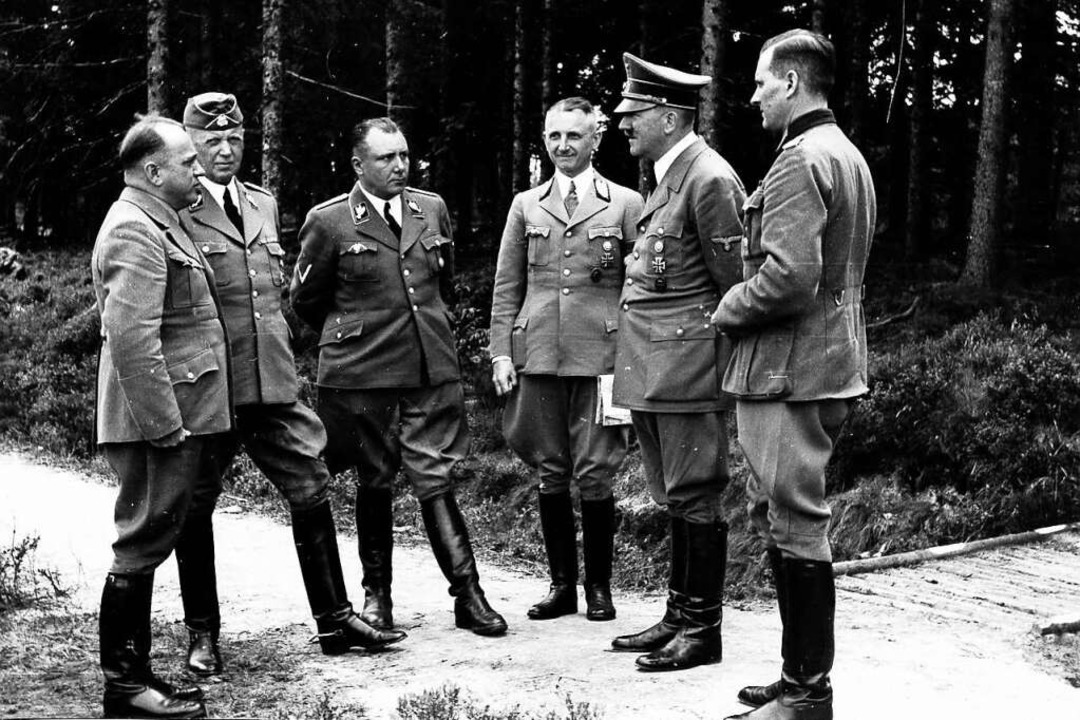 Treffen mit Adolf Hitler im Führerhaup...aarpfälzische Gauleiter Josef Bürckel.  | Foto: Heinrich Hoffmann