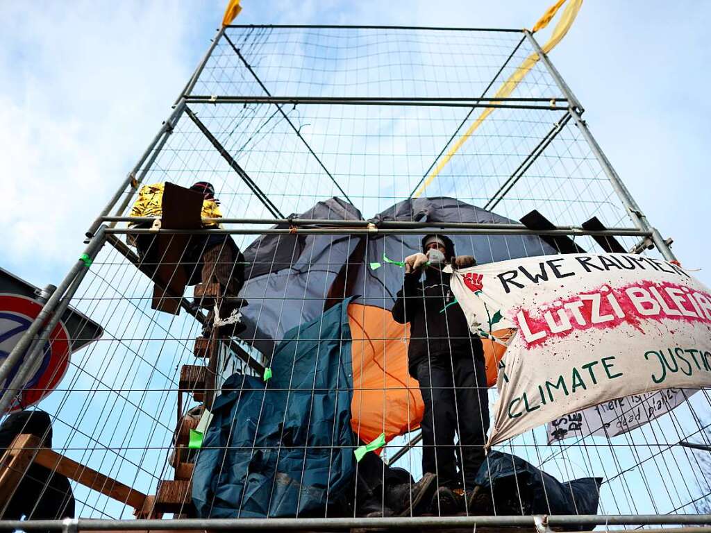 Die Polizei rumt den von Klimaaktivisten besetzen Ort Ltzerath.