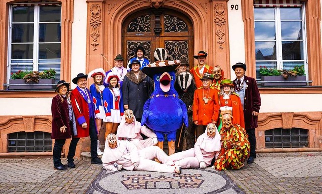 Sie organisieren das Hstrgertreffen ...Heimattage-Maskottchen Gustav (Mitte).  | Foto: Heliophobix Media